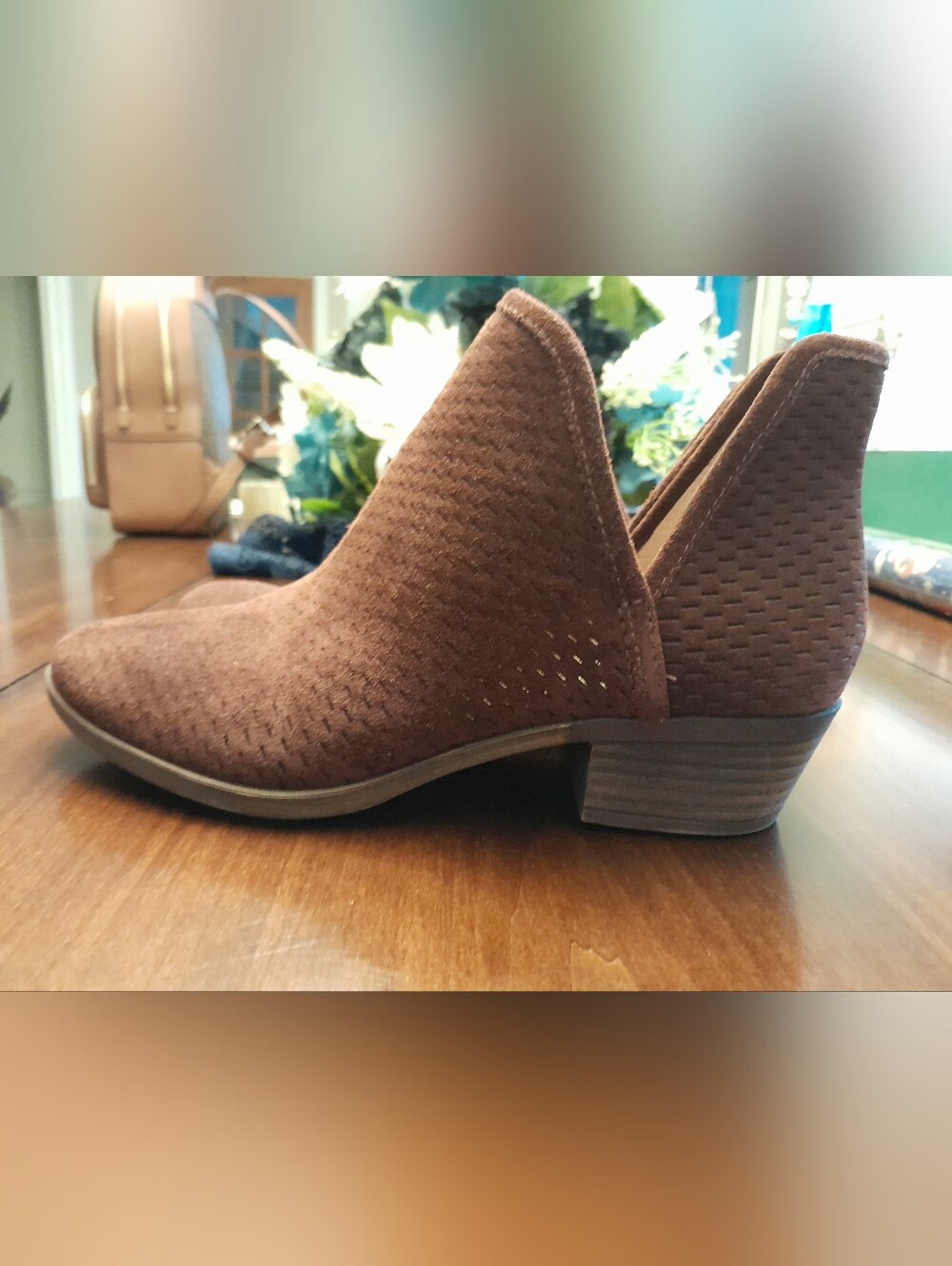 Women’s LUCKY BRAND Burgundy Suede Low Heel Ankle Boot 9